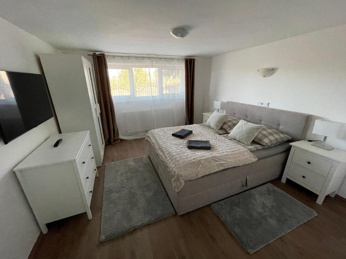 Malibu Apartman Miskolc Exterior photo